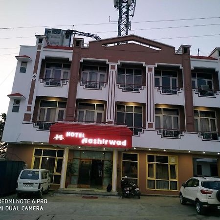 Aashirwad Hotel Katra  Buitenkant foto